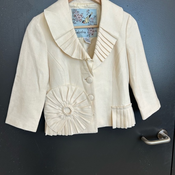 Tabitha (anthropologie) Sz. 2 will blend flower embellishrd Cream blazer EUC - Picture 2 of 13
